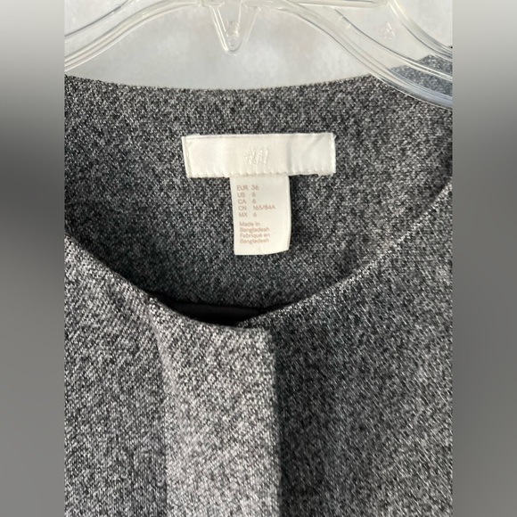 H&M Size 6 Gray with White Speckle Zipper Jacket with Bell Sleeves - Picture 3 of 8